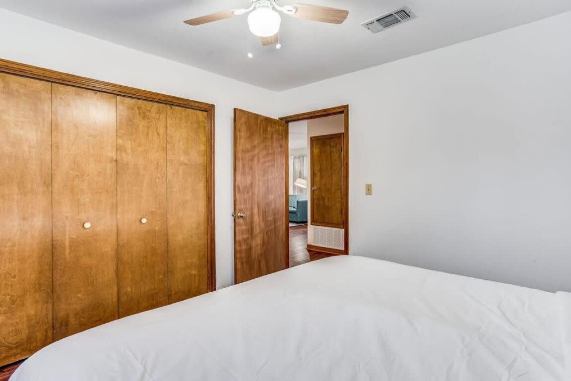 Brilliant In Bellview-Back Unit-- Mins To Nas Pensacola, Beach, Shopping Exteriör bild