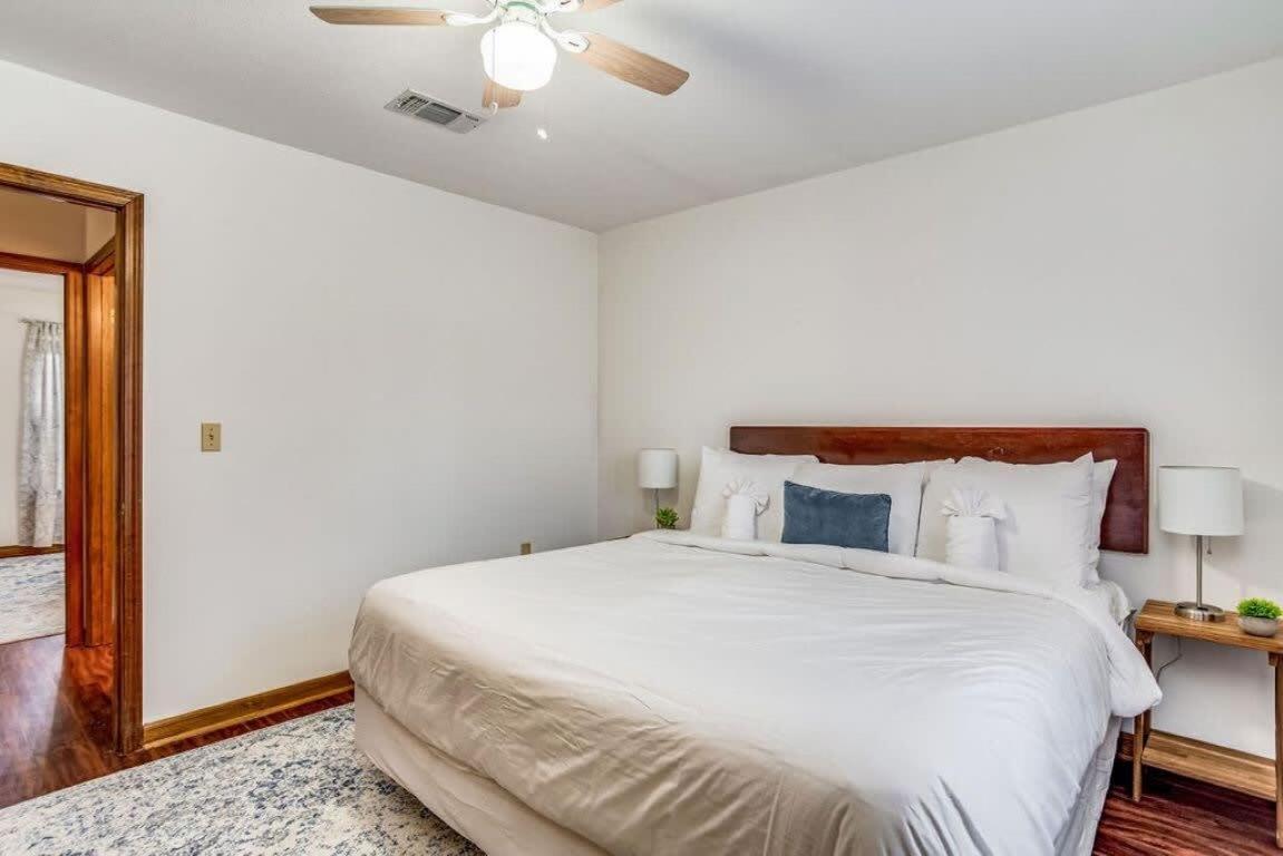 Brilliant In Bellview-Back Unit-- Mins To Nas Pensacola, Beach, Shopping Exteriör bild