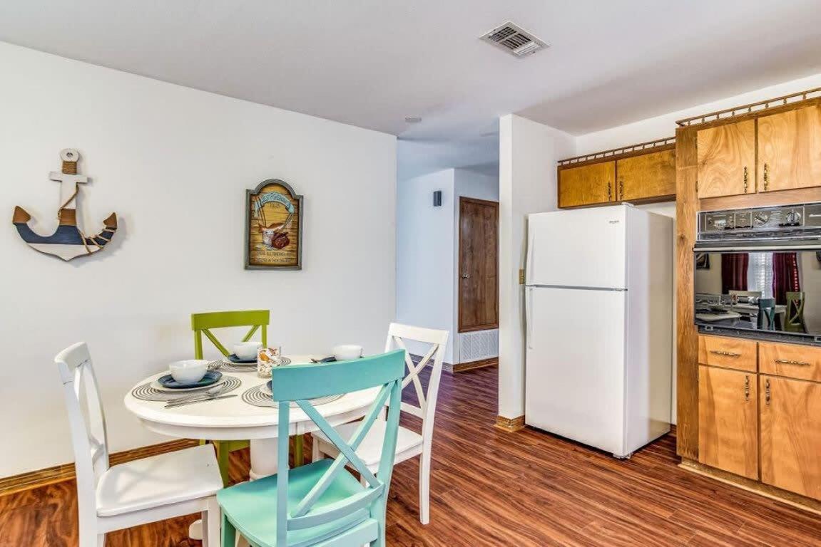 Brilliant In Bellview-Back Unit-- Mins To Nas Pensacola, Beach, Shopping Exteriör bild