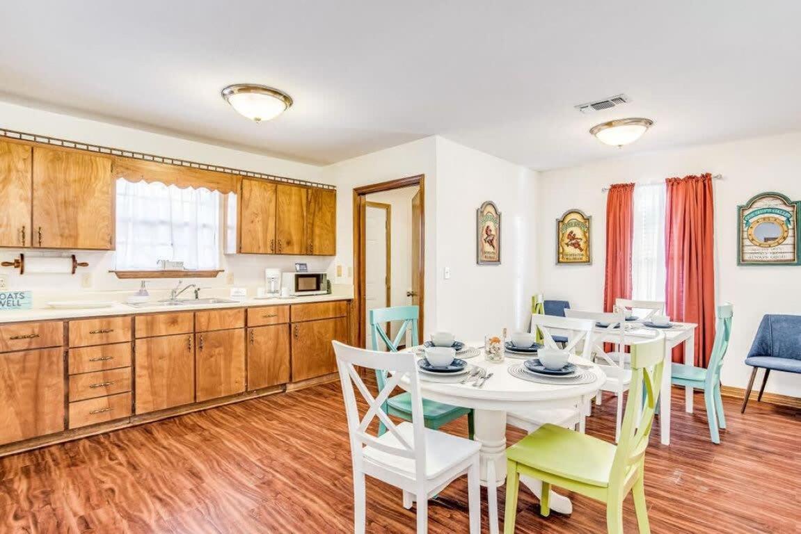 Brilliant In Bellview-Back Unit-- Mins To Nas Pensacola, Beach, Shopping Exteriör bild