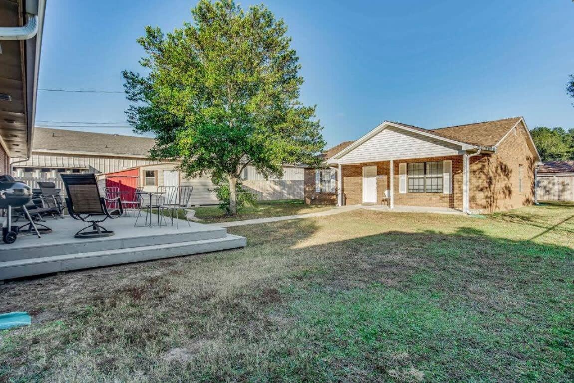 Brilliant In Bellview-Back Unit-- Mins To Nas Pensacola, Beach, Shopping Exteriör bild