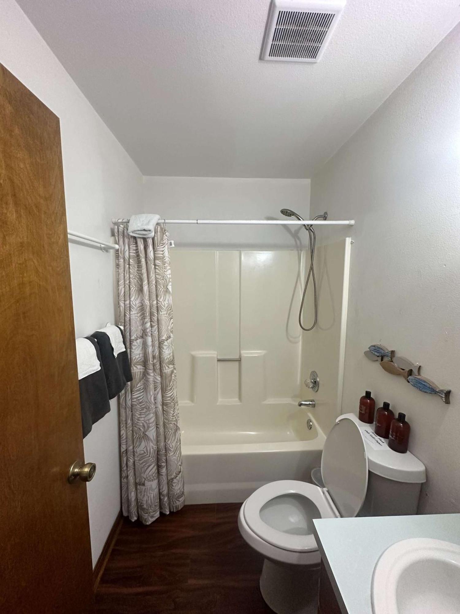 Brilliant In Bellview-Back Unit-- Mins To Nas Pensacola, Beach, Shopping Exteriör bild