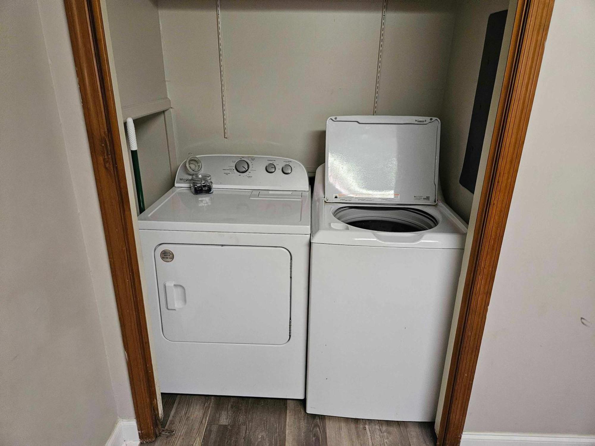 Brilliant In Bellview-Back Unit-- Mins To Nas Pensacola, Beach, Shopping Exteriör bild